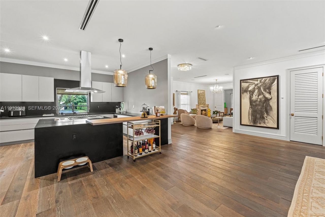 680 Buttonwood Ln , Miami, FL 33137 Photo