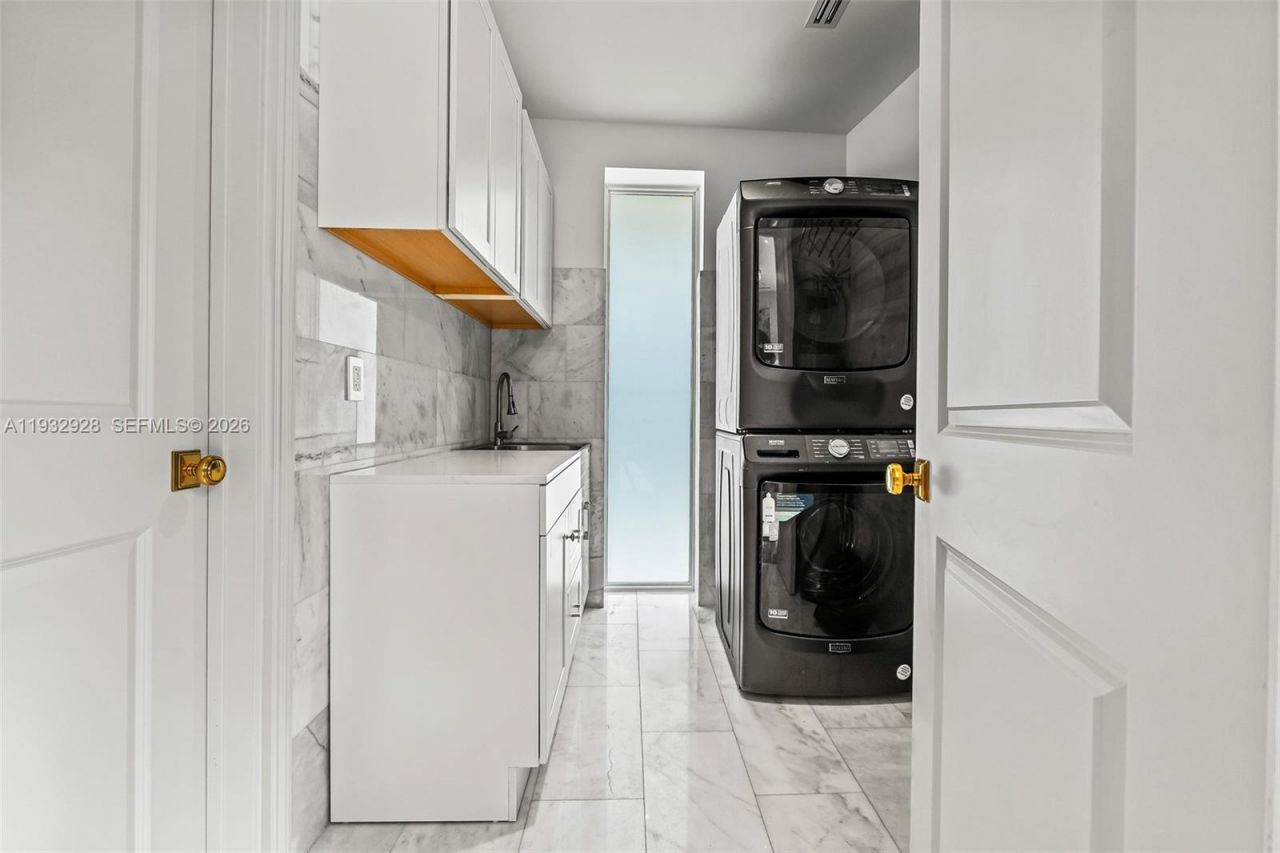 680 Buttonwood Ln , Miami, FL 33137 Photo