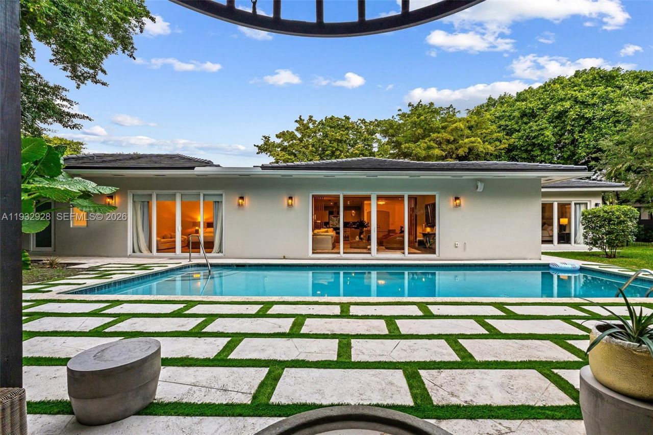 680 Buttonwood Ln , Miami, FL 33137 Photo