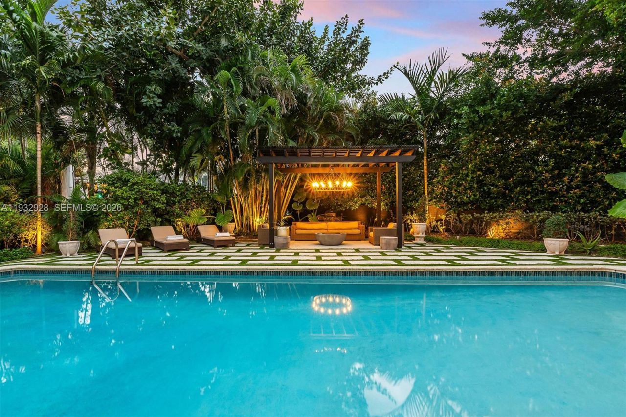 680 Buttonwood Ln , Miami, FL 33137 Photo