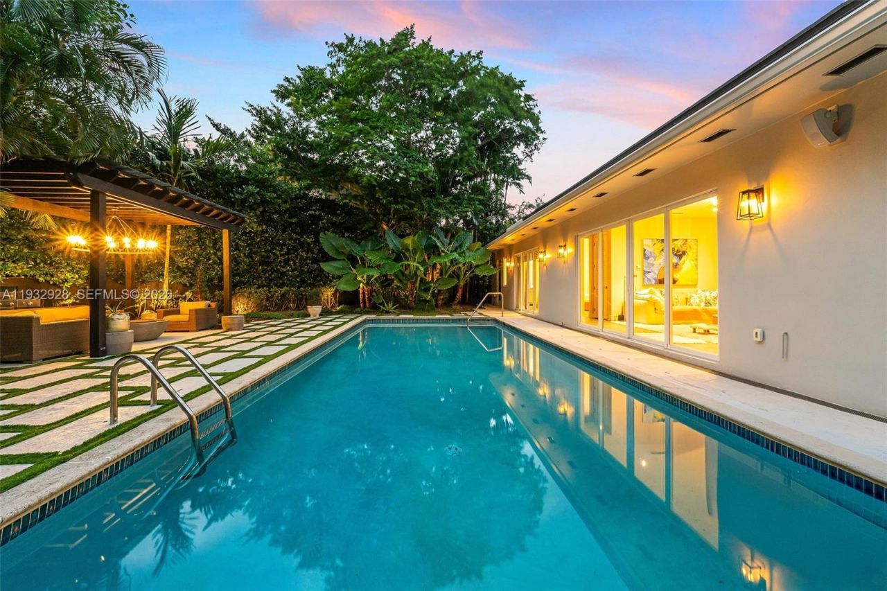 680 Buttonwood Ln , Miami, FL 33137 Photo