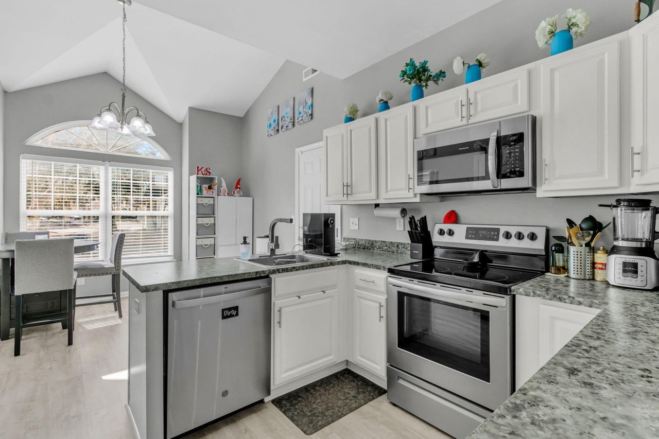 169 Grand Oaks Drive Photo 7