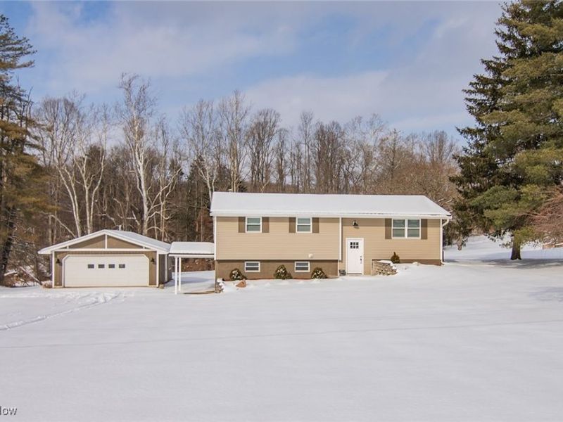 2053 Mcgill Road, Belpre, OH 45714 Photo 2