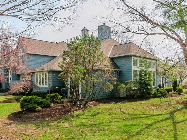 26 Haskell Drive, Bratenahl, OH 44108