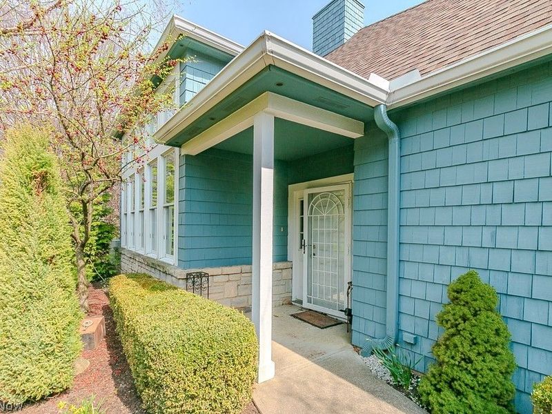 26 Haskell Drive, Bratenahl, OH 44108 Photo 2