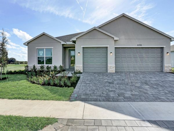 6886 68th Square, Vero Beach, FL 32967