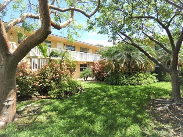 811 NE 14th Pl, Unit 6, Fort Lauderdale, FL 33304
