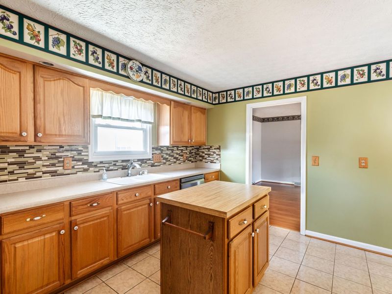 203 Buckingham Drive, Florence, KY 41042 Photo 12