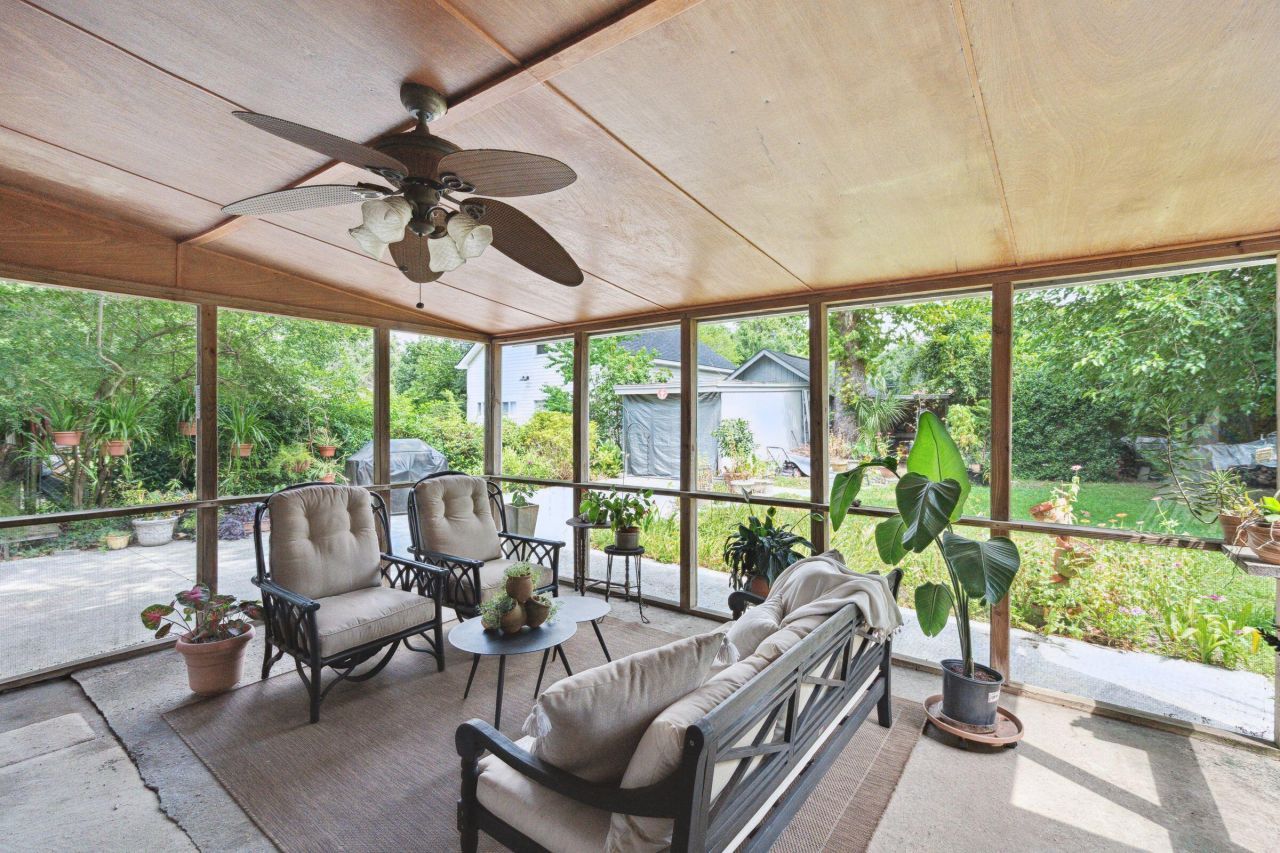 1764 Lady Ashley Street Photo 10