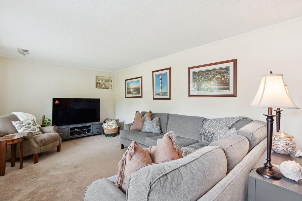 1764 Lady Ashley Street Photo 18