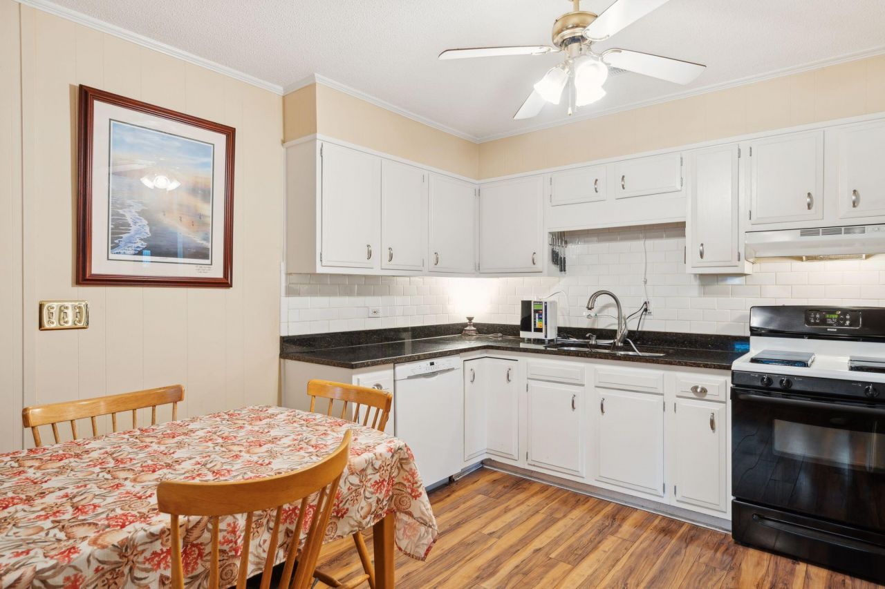 1764 Lady Ashley Street Photo 19