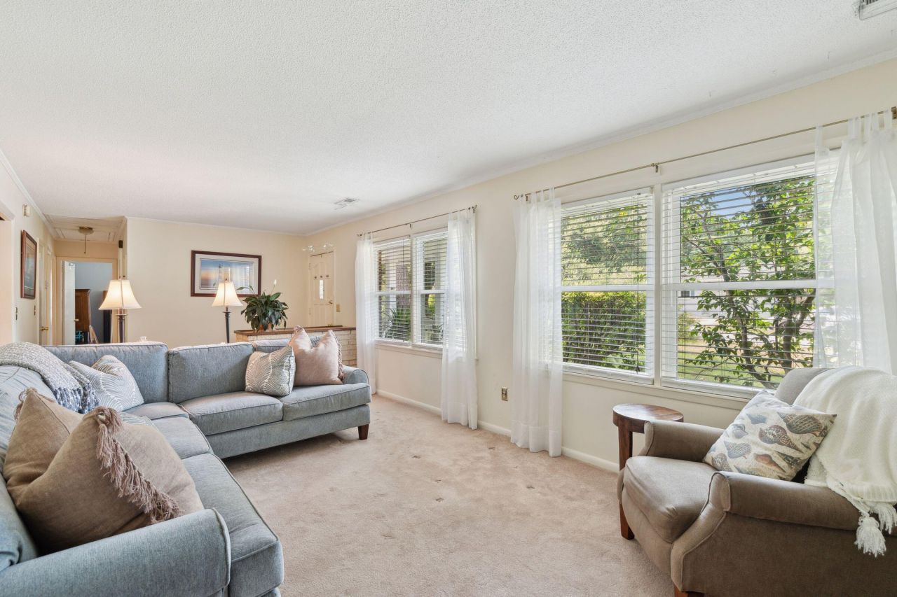 1764 Lady Ashley Street Photo 5