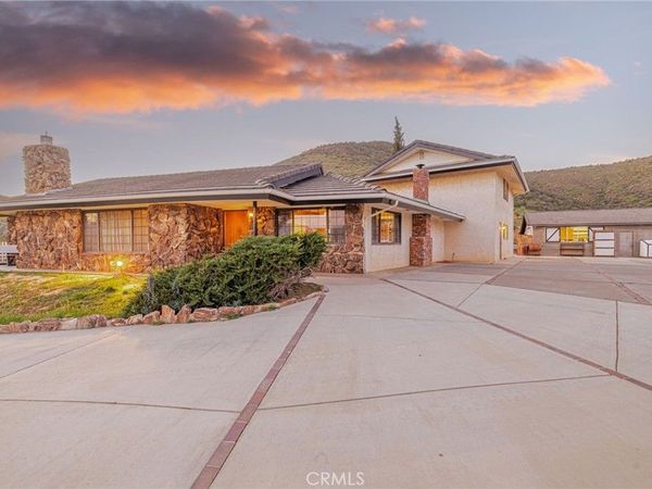 34201 Territory Road, Agua Dulce, CA 91390