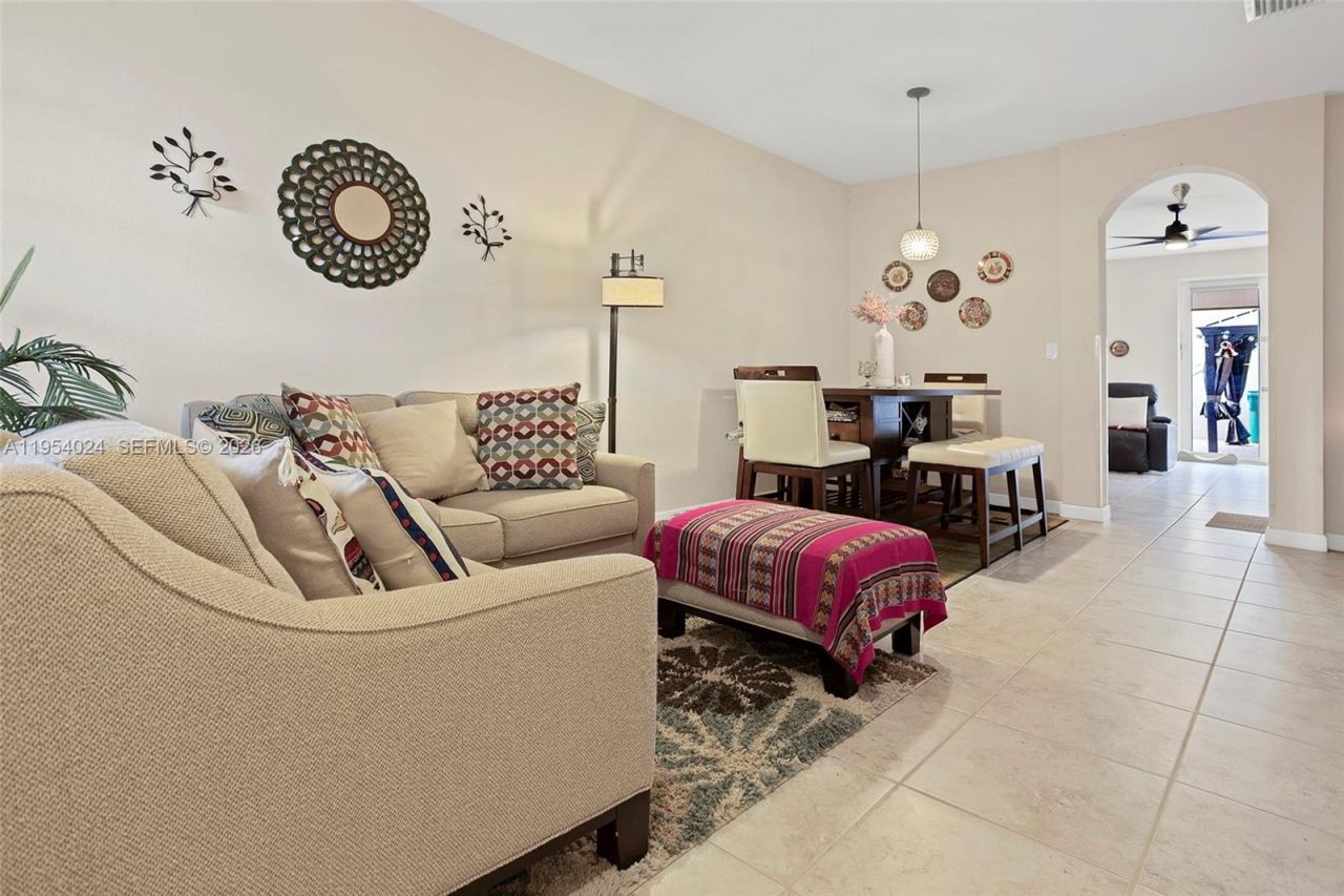 17149 SW 94th St, Miami, FL 33196 Photo