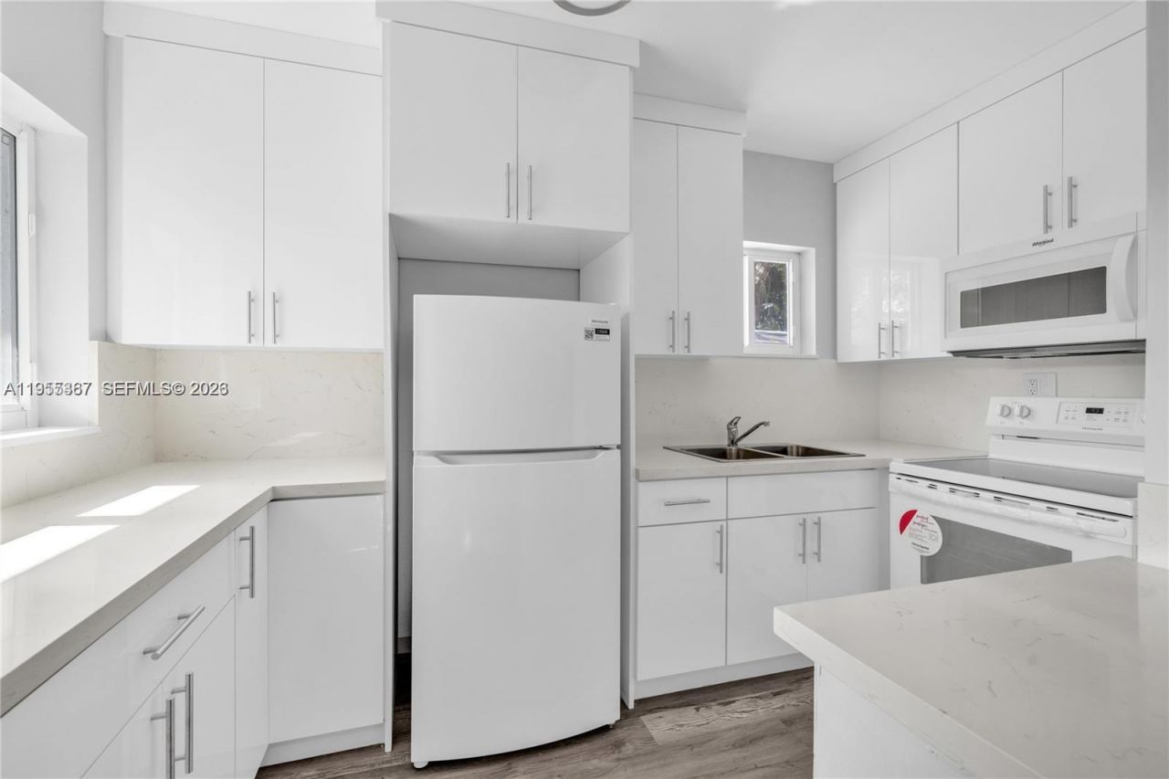 2729 SW 18th St , Unit 2, Miami, FL 33145 Photo