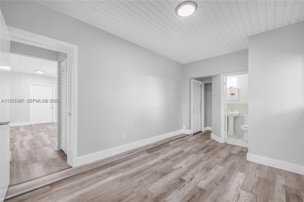 2729 SW 18th St , Unit 2, Miami, FL 33145 Photo