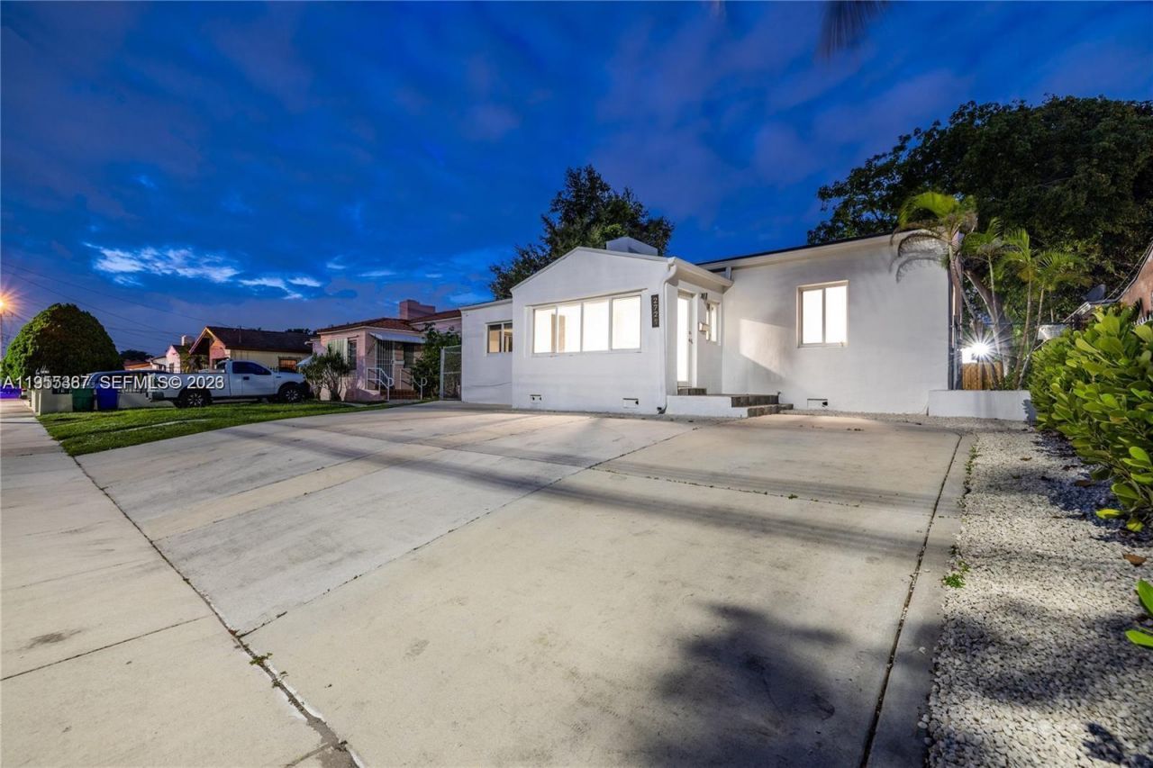 2729 SW 18th St , Unit 2, Miami, FL 33145 Photo