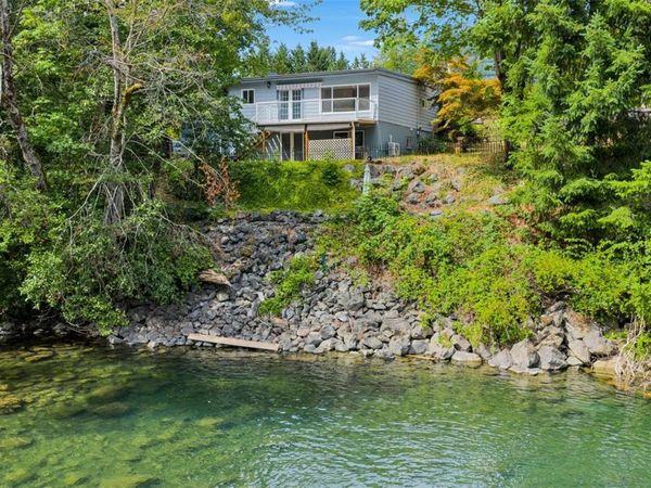 160 Cowichan Lake Rd, Lake Cowichan, BC V0R 2G0