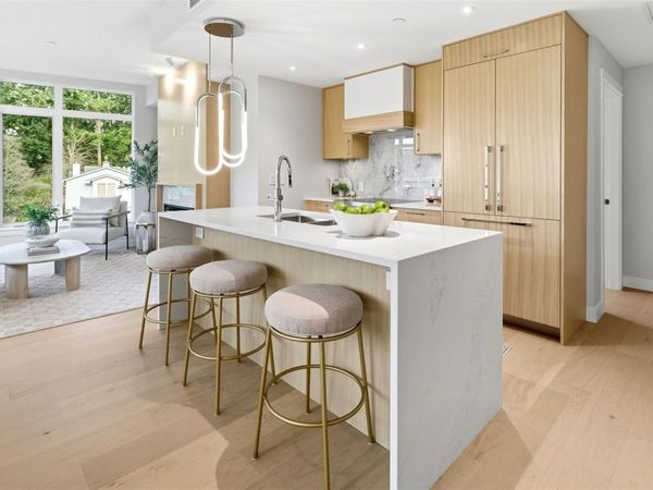 5229 Cordova Bay Rd , Unit 306, Saanich, BC V8Y 2L1