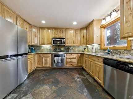 1721 Nadowa Street, South Lake Tahoe, CA 96150 Photo