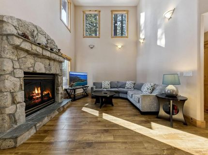 1721 Nadowa Street, South Lake Tahoe, CA 96150 Photo