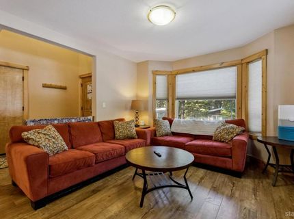 1721 Nadowa Street, South Lake Tahoe, CA 96150 Photo