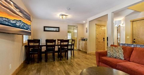 1721 Nadowa Street, South Lake Tahoe, CA 96150 Photo