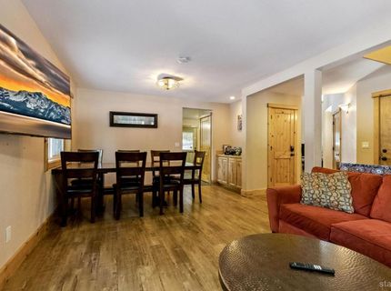 1721 Nadowa Street, South Lake Tahoe, CA 96150 Photo