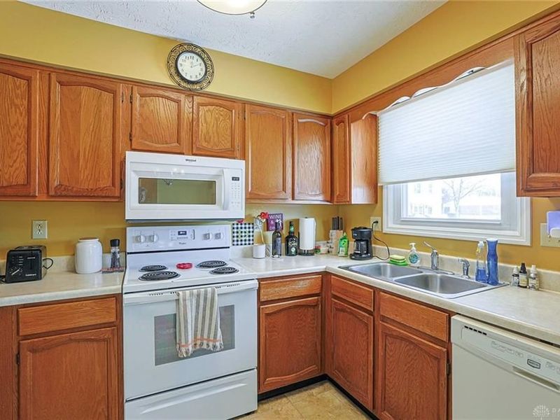 8319 Leisure Drive, Dayton, OH 45458 Photo 11