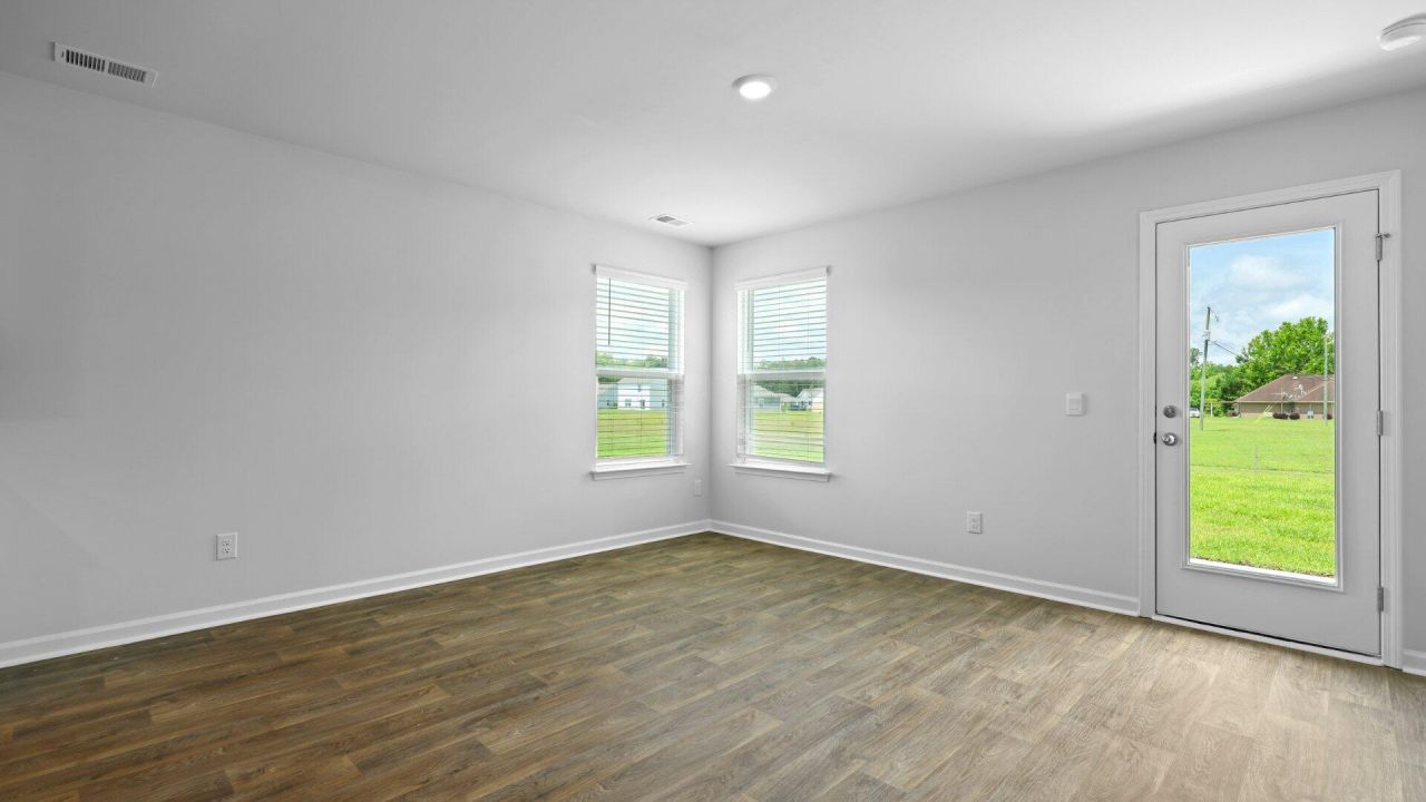 123 Brooks Drive Photo 4
