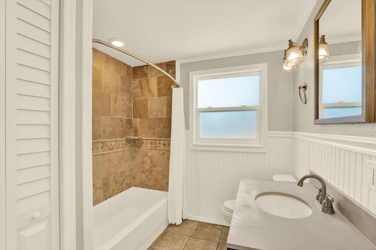 11404 N 52nd Street, Tampa, FL 33617 Photo