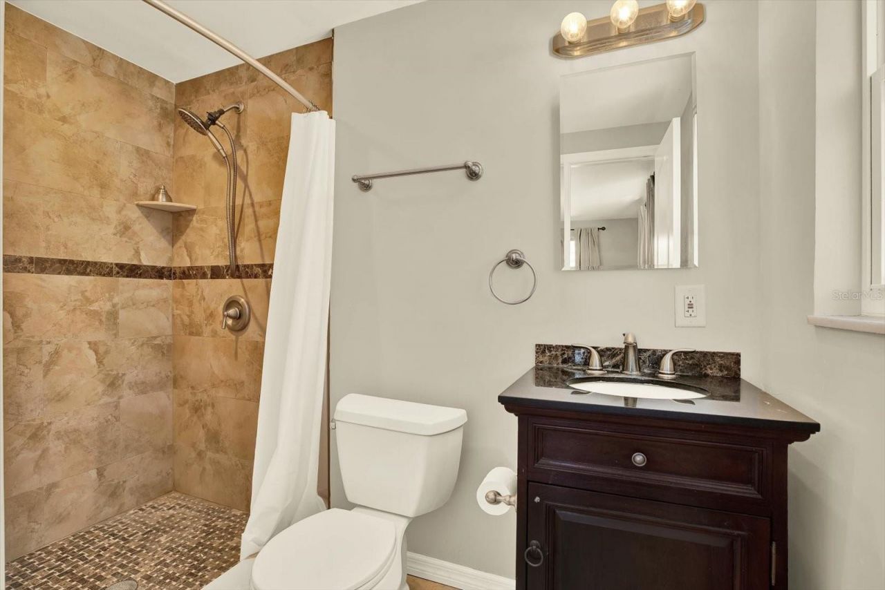 11404 N 52nd Street, Tampa, FL 33617 Photo