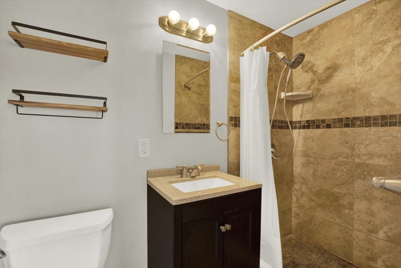 11404 N 52nd Street, Tampa, FL 33617 Photo