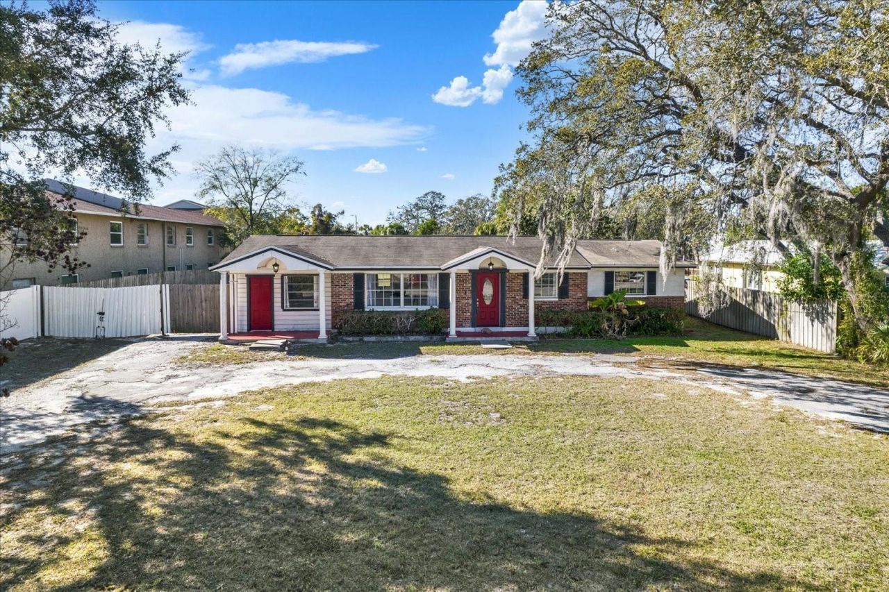 11404 N 52nd Street, Tampa, FL 33617 Photo