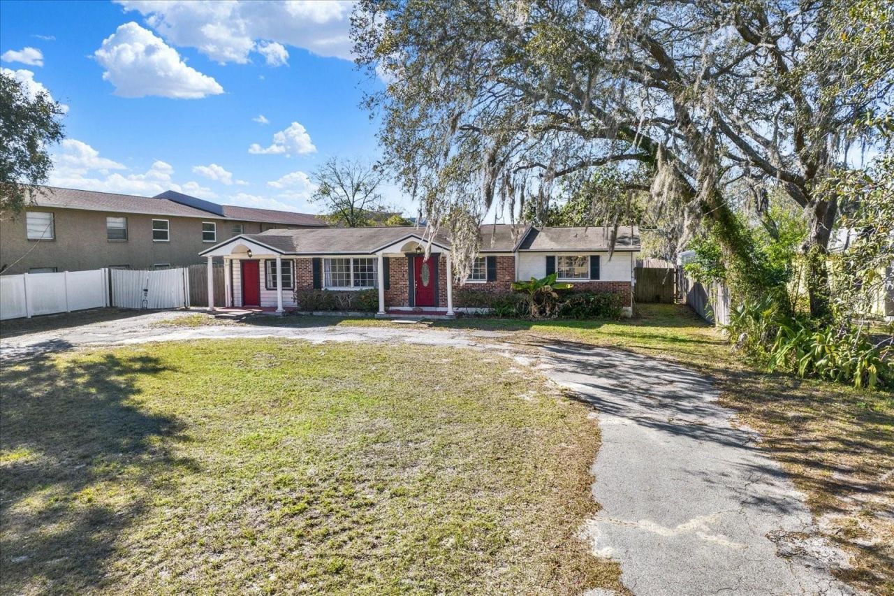 11404 N 52nd Street, Tampa, FL 33617 Photo