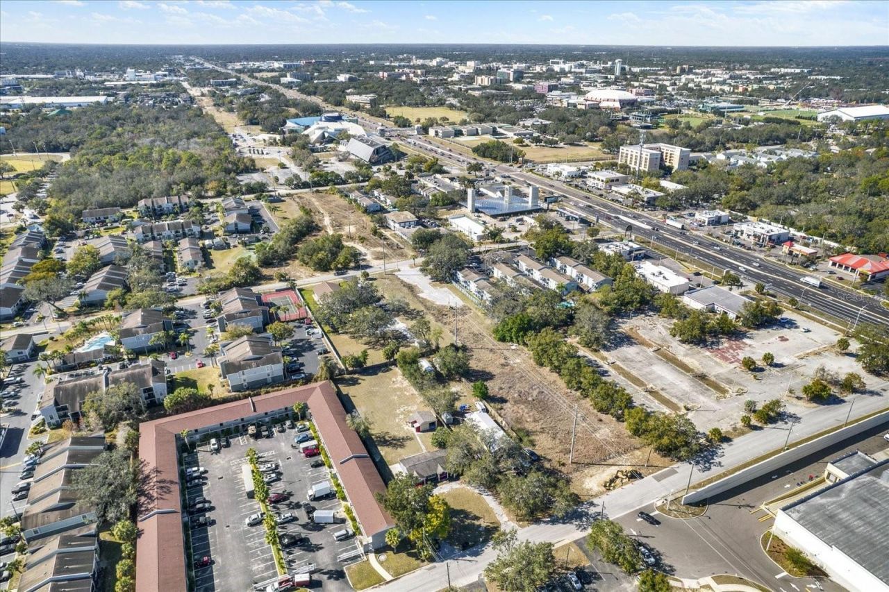 11404 N 52nd Street, Tampa, FL 33617 Photo