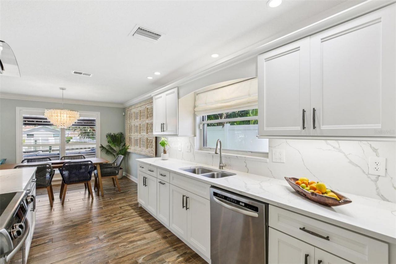 5036 Dover Street Ne, Saint Petersburg, FL 33703 Photo