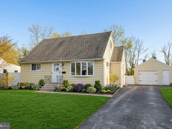 82 CHARLES BOSSERT DRIVE, BORDENTOWN, NJ 08505