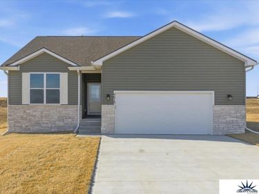 9618 N 167th Street, Bennington, NE 68007