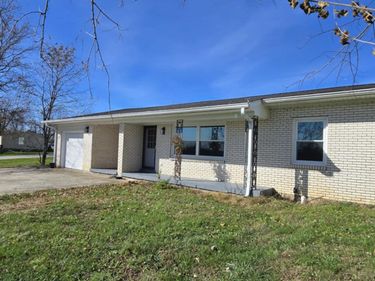 449 Keene Troy Pike, Versailles, KY 40383