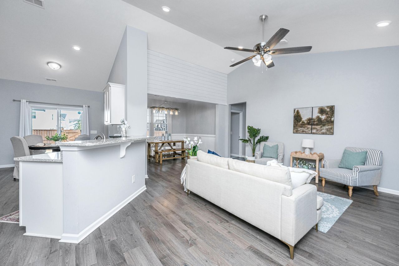 226 Firewheel Court Photo 6