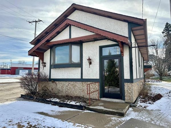 300 FOND DU LAC STREET, Mount Calvary, WI 53057