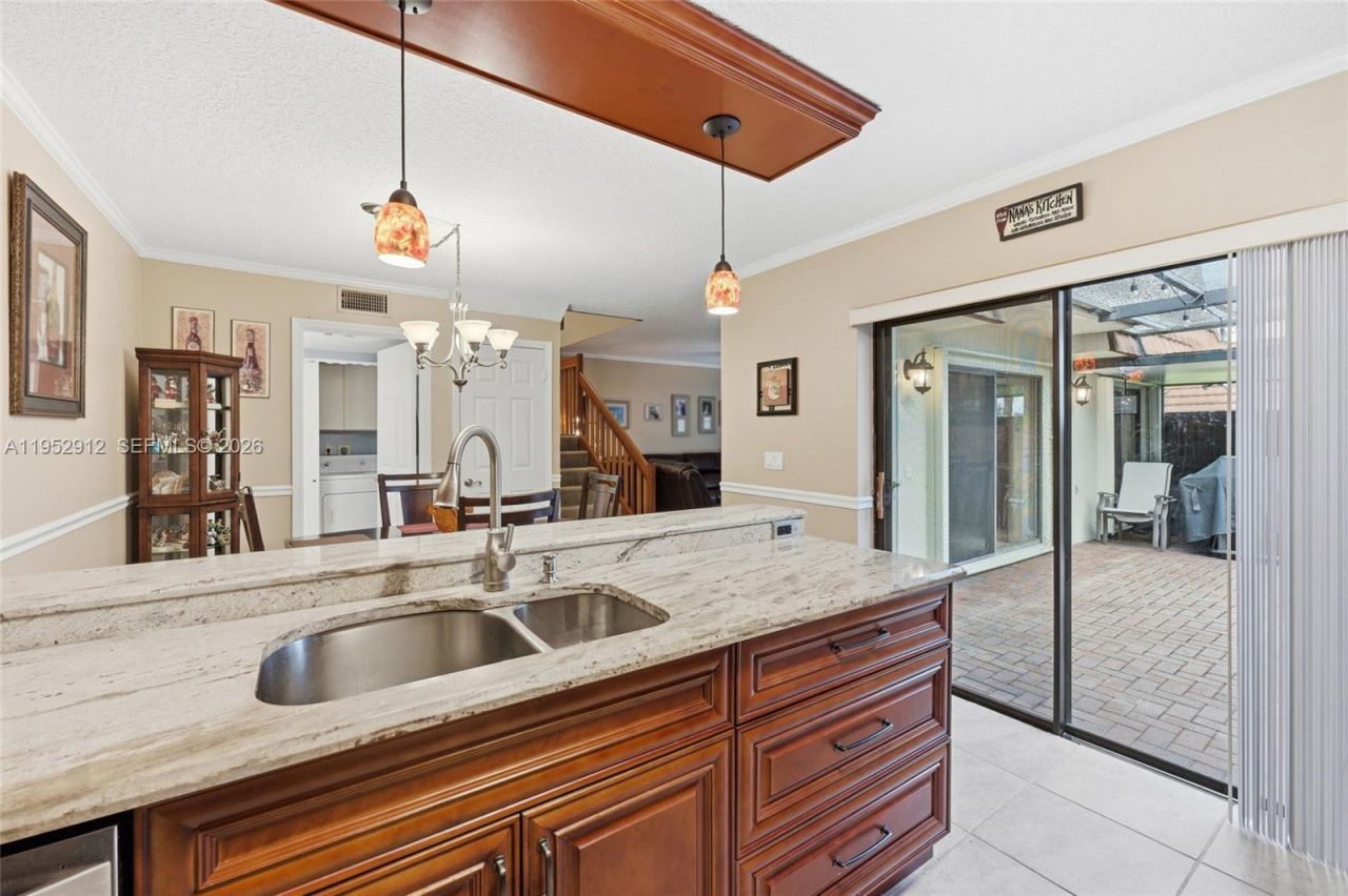 1172 SW 118th Ter, Davie, FL 33325 Photo