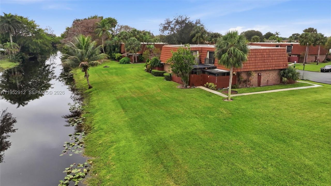 1172 SW 118th Ter, Davie, FL 33325 Photo