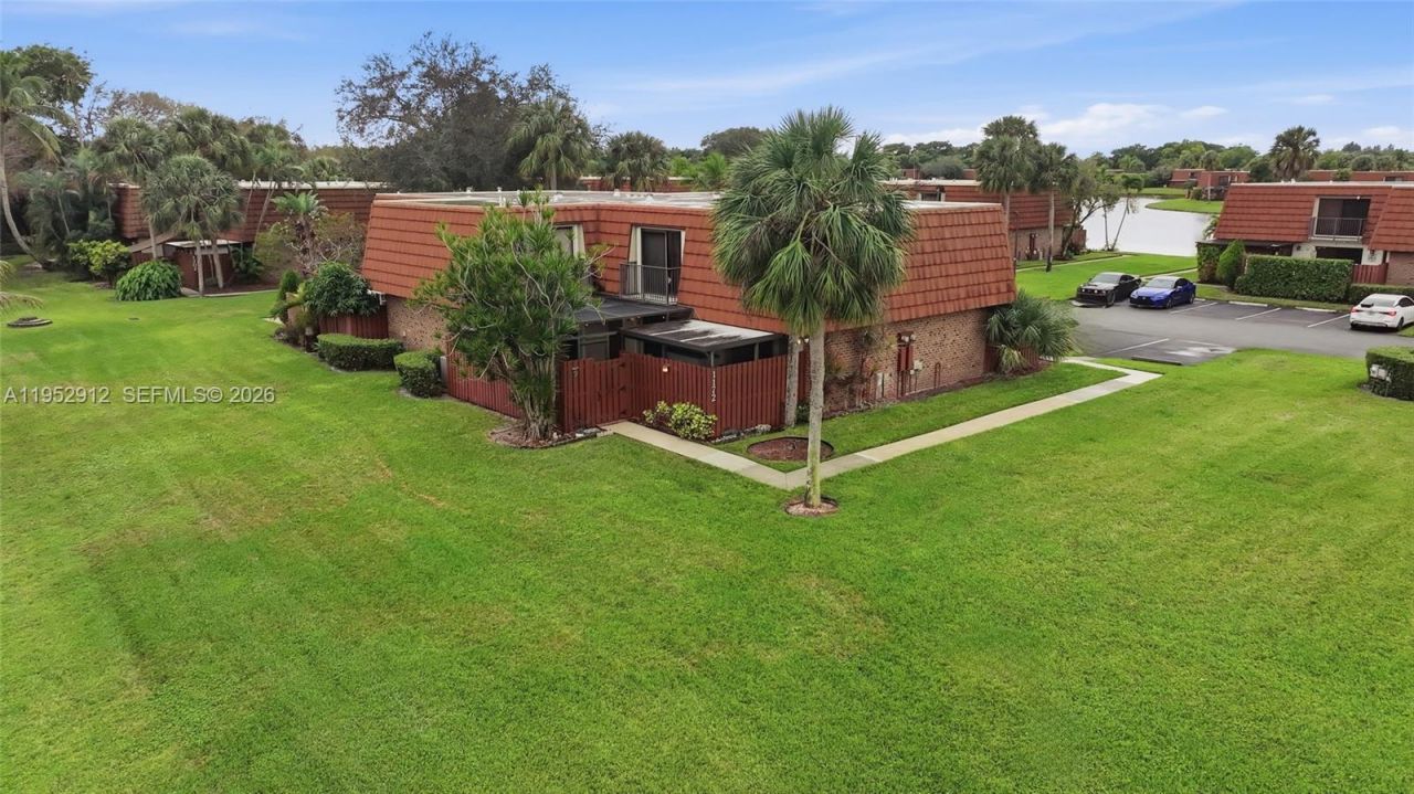 1172 SW 118th Ter, Davie, FL 33325 Photo