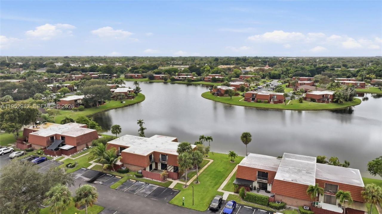 1172 SW 118th Ter, Davie, FL 33325 Photo