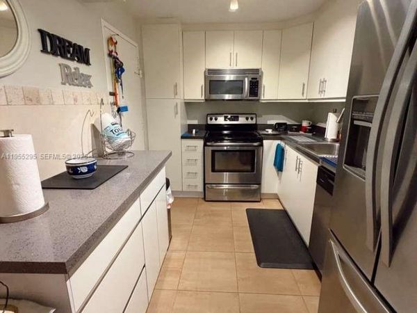 400 Kings Point Dr, Unit 625, Sunny Isles Beach, FL 33160