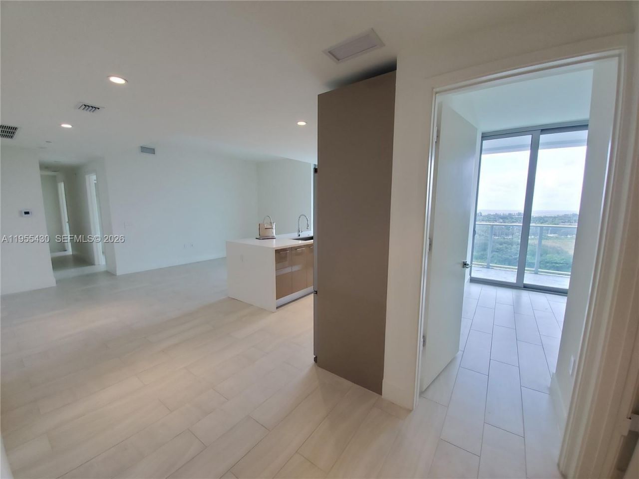 2000 Metropica Way, Unit 1401, Sunrise, FL 33323 Photo