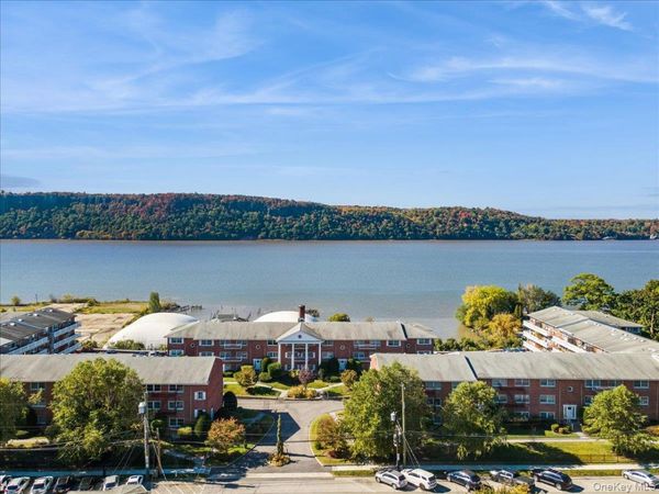 49 Maple Avenue, Unit 3A, Hastings-on-Hudson, NY 10706