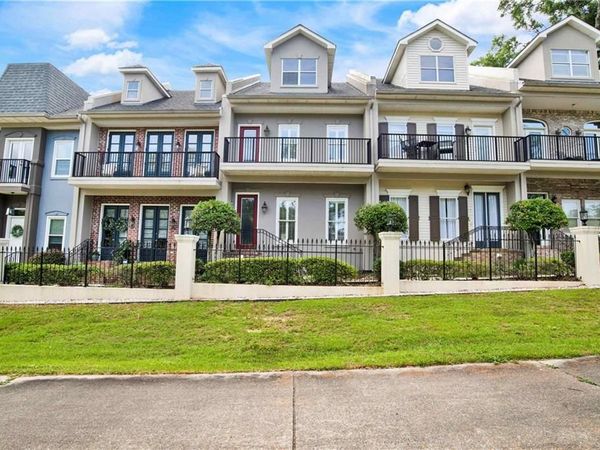 101 Fairhope Court, Unit 16, Fairhope, AL 36532